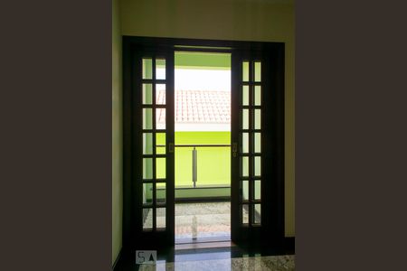 HALL QUARTOS de casa à venda com 4 quartos, 330m² em Vila Romero, São Paulo