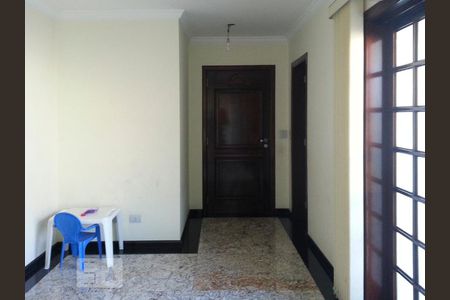 SALA de casa à venda com 4 quartos, 330m² em Vila Romero, São Paulo