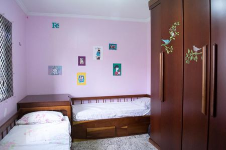 Casa à venda com 330m², 4 quartos e 6 vagasQUARTO 2 SUITE