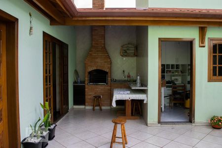 Casa à venda com 330m², 4 quartos e 6 vagasQUINTAL