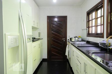 Casa à venda com 330m², 4 quartos e 6 vagasCOZINHA