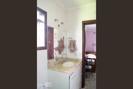 Casa à venda com 330m², 4 quartos e 6 vagasBANHEIRO SUITE 2