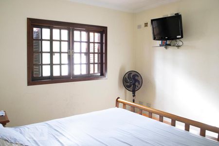 Casa à venda com 330m², 4 quartos e 6 vagasQUARTO 1 SUITE