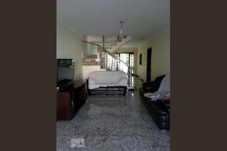 SALA de casa à venda com 4 quartos, 330m² em Vila Romero, São Paulo