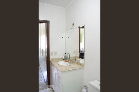 Casa à venda com 330m², 4 quartos e 6 vagasBANHEIRO SUITE 3