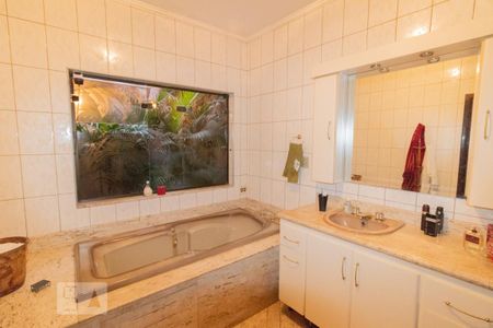 Casa à venda com 250m², 3 quartos e 2 vagasBanheiro da Suíte