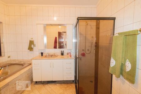 Casa à venda com 250m², 3 quartos e 2 vagasBanheiro da Suíte