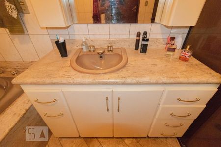 Casa à venda com 250m², 3 quartos e 2 vagasBanheiro da Suíte