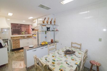 Casa à venda com 250m², 3 quartos e 2 vagasCopa
