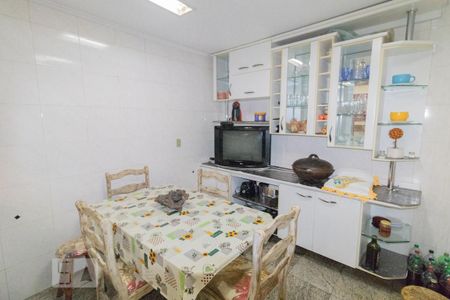 Casa à venda com 250m², 3 quartos e 2 vagasCopa