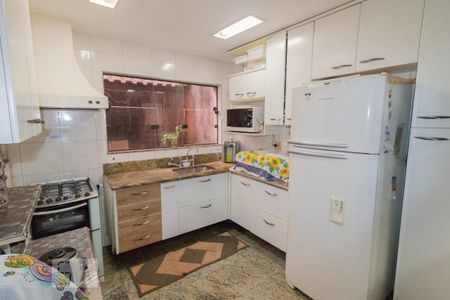 Casa à venda com 250m², 3 quartos e 2 vagasCopa