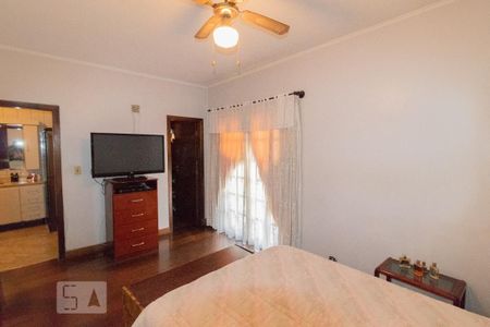 Casa à venda com 250m², 3 quartos e 2 vagasSuíte