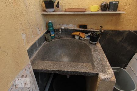 Casa à venda com 170m², 3 quartos e sem vagaÁrea de Serviço