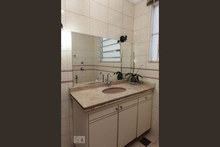 Casa à venda com 170m², 3 quartos e sem vagaBanheiro