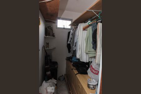 Casa à venda com 170m², 3 quartos e sem vagaCloset