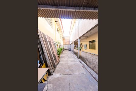 Casa à venda com 220m², 6 quartos e 8 vagas Casa à venda com 220m², 6 quartos e 8 vagasQuintal