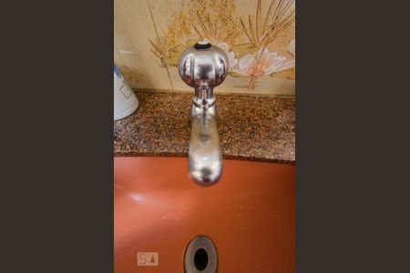 Casa à venda com 220m², 6 quartos e 8 vagas Casa à venda com 220m², 6 quartos e 8 vagasBanheiro da suíte 1