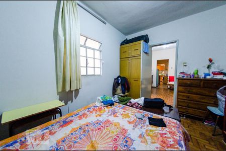 Casa à venda com 220m², 6 quartos e 8 vagas Casa à venda com 220m², 6 quartos e 8 vagasCasa de fundos 1