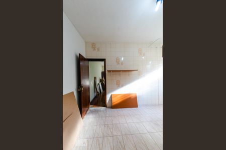 Casa à venda com 220m², 6 quartos e 8 vagas Casa à venda com 220m², 6 quartos e 8 vagasCasa de fundos 2