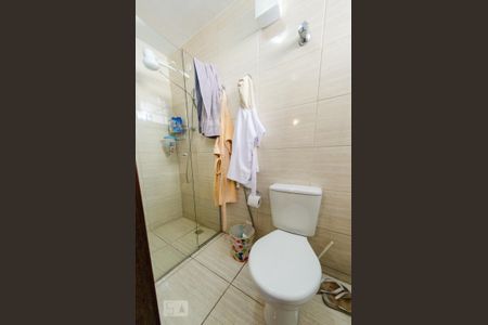 Casa à venda com 220m², 6 quartos e 8 vagas Casa à venda com 220m², 6 quartos e 8 vagasBanheiro da suíte 2