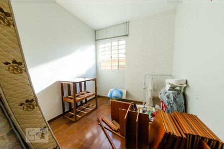Casa à venda com 220m², 6 quartos e 8 vagas Casa à venda com 220m², 6 quartos e 8 vagasCasa de fundos 2