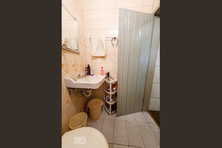 Casa à venda com 220m², 6 quartos e 8 vagas Casa à venda com 220m², 6 quartos e 8 vagasCasa de fundos 1