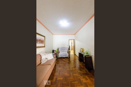Sala de Casa com 6 quartos, 220m² Jardim Montanhês