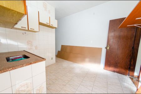 Casa à venda com 220m², 6 quartos e 8 vagas Casa à venda com 220m², 6 quartos e 8 vagasCasa de fundos 2