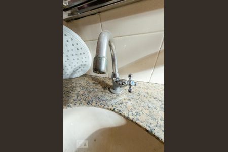 Casa à venda com 220m², 6 quartos e 8 vagas Casa à venda com 220m², 6 quartos e 8 vagasCasa de fundos 2