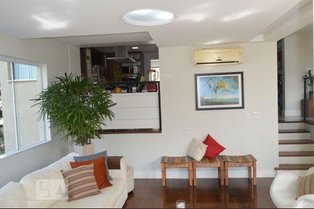 Sala de Estar de casa à venda com 5 quartos, 430m² em Charitas, Niterói