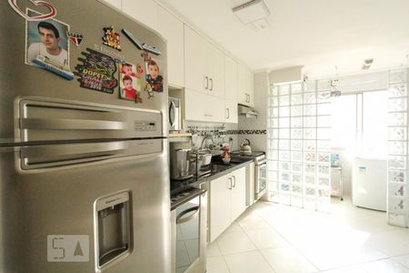 Apartamento à venda com 84m², 3 quartos e 2 vagasCozinha