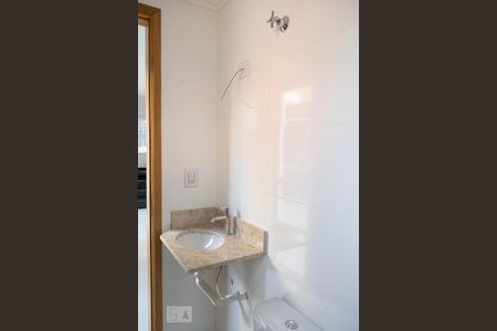 banheiro de apartamento para alugar com 2 quartos, 66m² em Água Fria, São Paulo