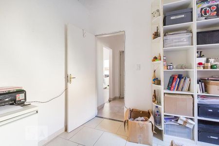 Quarto 1 de casa para alugar com 2 quartos, 80m² em Vila Cloris, Belo Horizonte