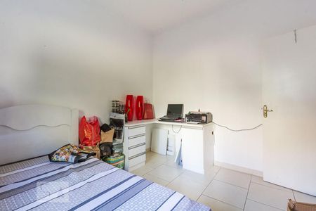 Quarto 1 de casa para alugar com 2 quartos, 80m² em Vila Cloris, Belo Horizonte