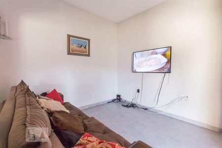 Sala de casa para alugar com 2 quartos, 80m² em Vila Cloris, Belo Horizonte