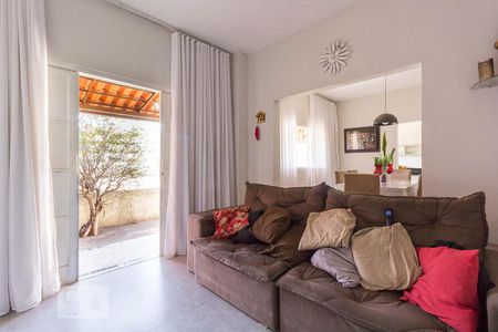 Sala de casa para alugar com 2 quartos, 80m² em Vila Cloris, Belo Horizonte
