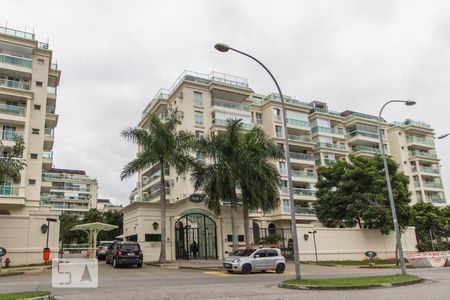 Apartamento para alugar com 99m², 2 quartos e 2 vagasFachada e portaria