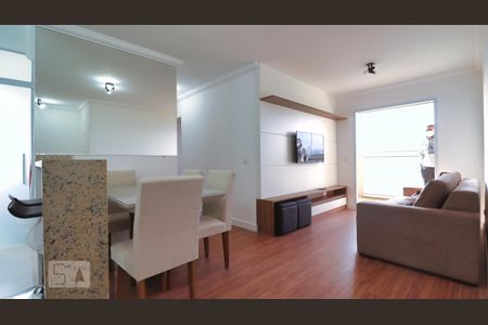Sala de apartamento para alugar com 2 quartos, 58m² em Vila Falchi, Mauá