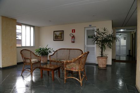 Apartamento para alugar com 56m², 2 quartos e 1 vagaHall social