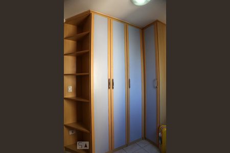 Apartamento para alugar com 56m², 2 quartos e 1 vagaQuarto 2 - Armários