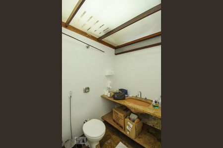 Apartamento à venda com 320m², 3 quartos e 3 vagasBanheiro Social 