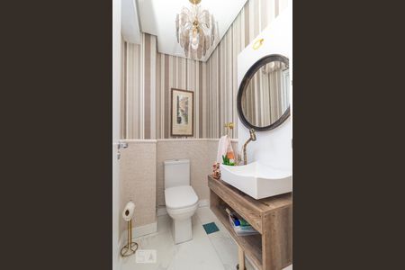 Casa à venda com 470m², 4 quartos e 2 vagasBanheiro