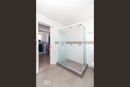 Casa à venda com 470m², 4 quartos e 2 vagasDetalhe do Banheiro da Suite