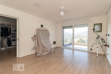 Casa à venda com 470m², 4 quartos e 2 vagasSuite