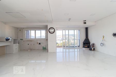 Sala de casa à venda com 4 quartos, 470m² em Teresópolis, Porto Alegre