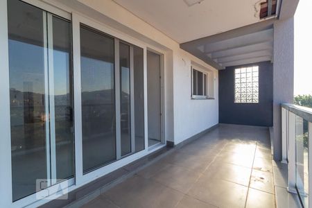 Sacada de casa à venda com 4 quartos, 470m² em Teresópolis, Porto Alegre