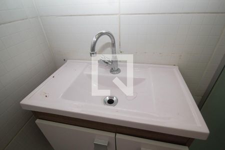 Banheiro de casa para alugar com 1 quarto, 50m² em Vila Palmeiras, São Paulo