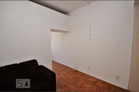 Sala de Apartamento com 1 quarto, 28m² Catete