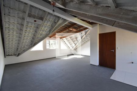 Ático de casa para alugar com 3 quartos, 200m² em Santa Felicidade, Curitiba