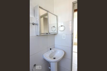 Casa à venda com 70m², 2 quartos e 1 vaga Casa à venda com 70m², 2 quartos e 1 vagaBanheiro